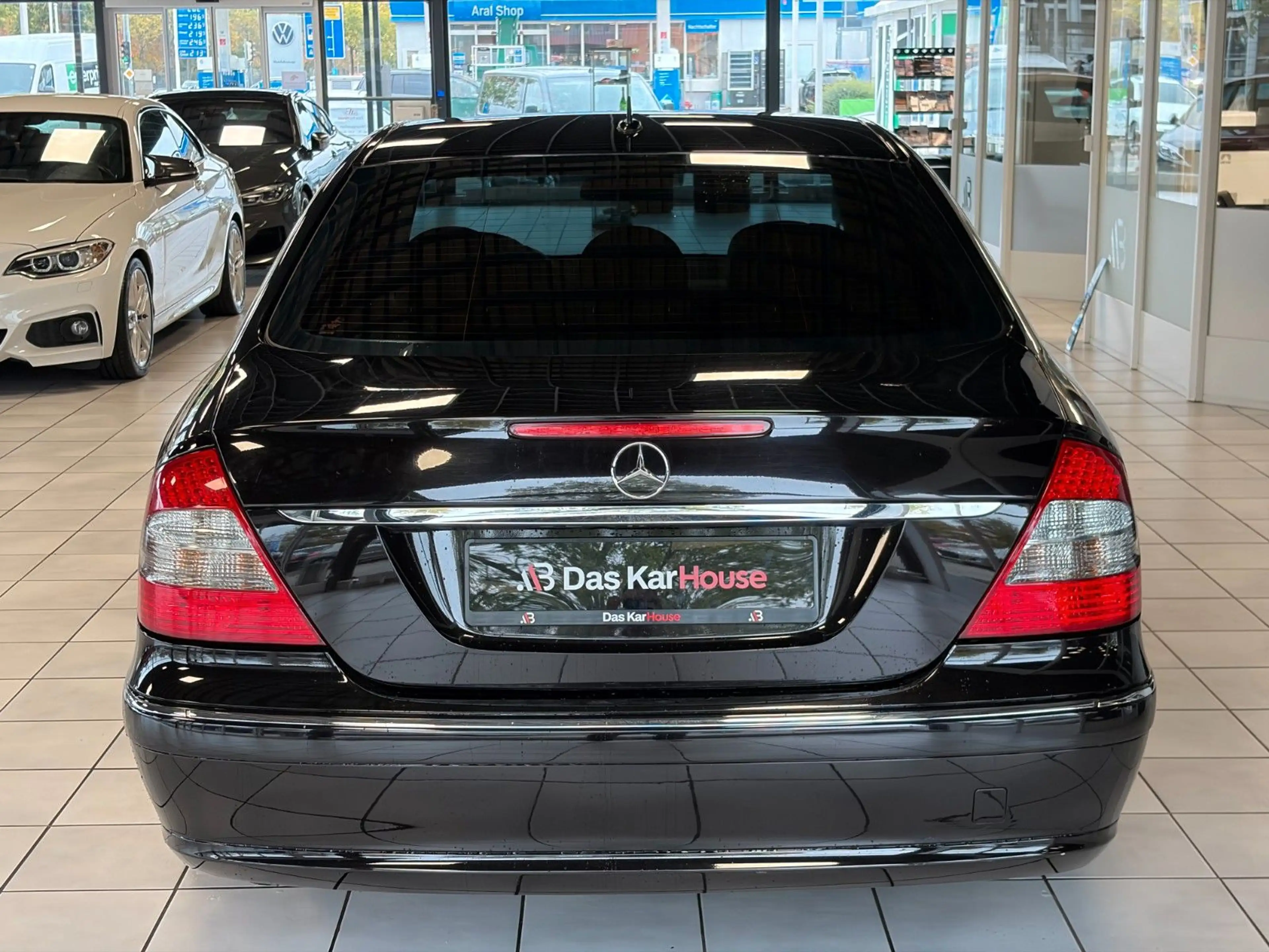 Mercedes-Benz E 220 CDI Lim. Avantgarde · MOPF · Xenon · GSD — photo 4