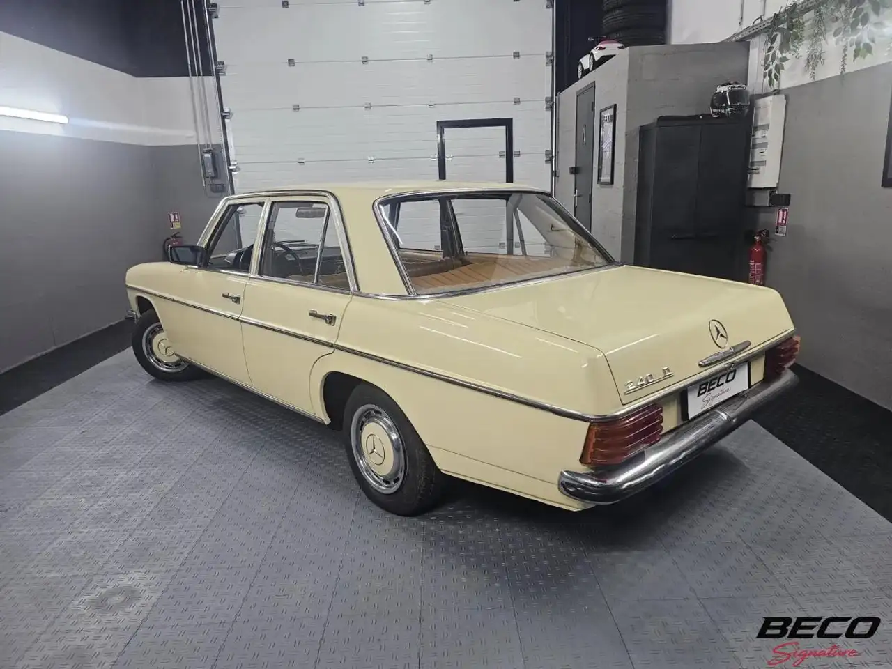 Mercedes-Benz 240 D - W115 Classe E, foto 9