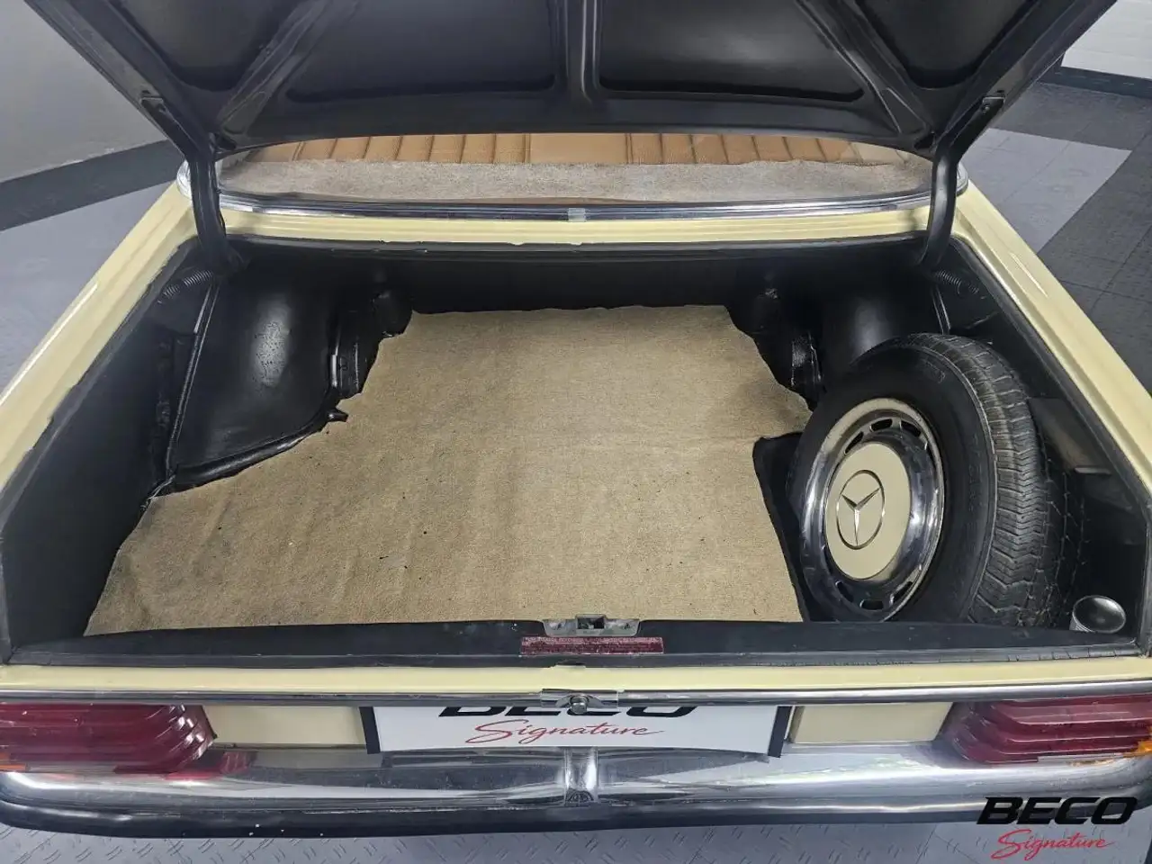 Mercedes-Benz 240 D - W115 Classe E, foto 12