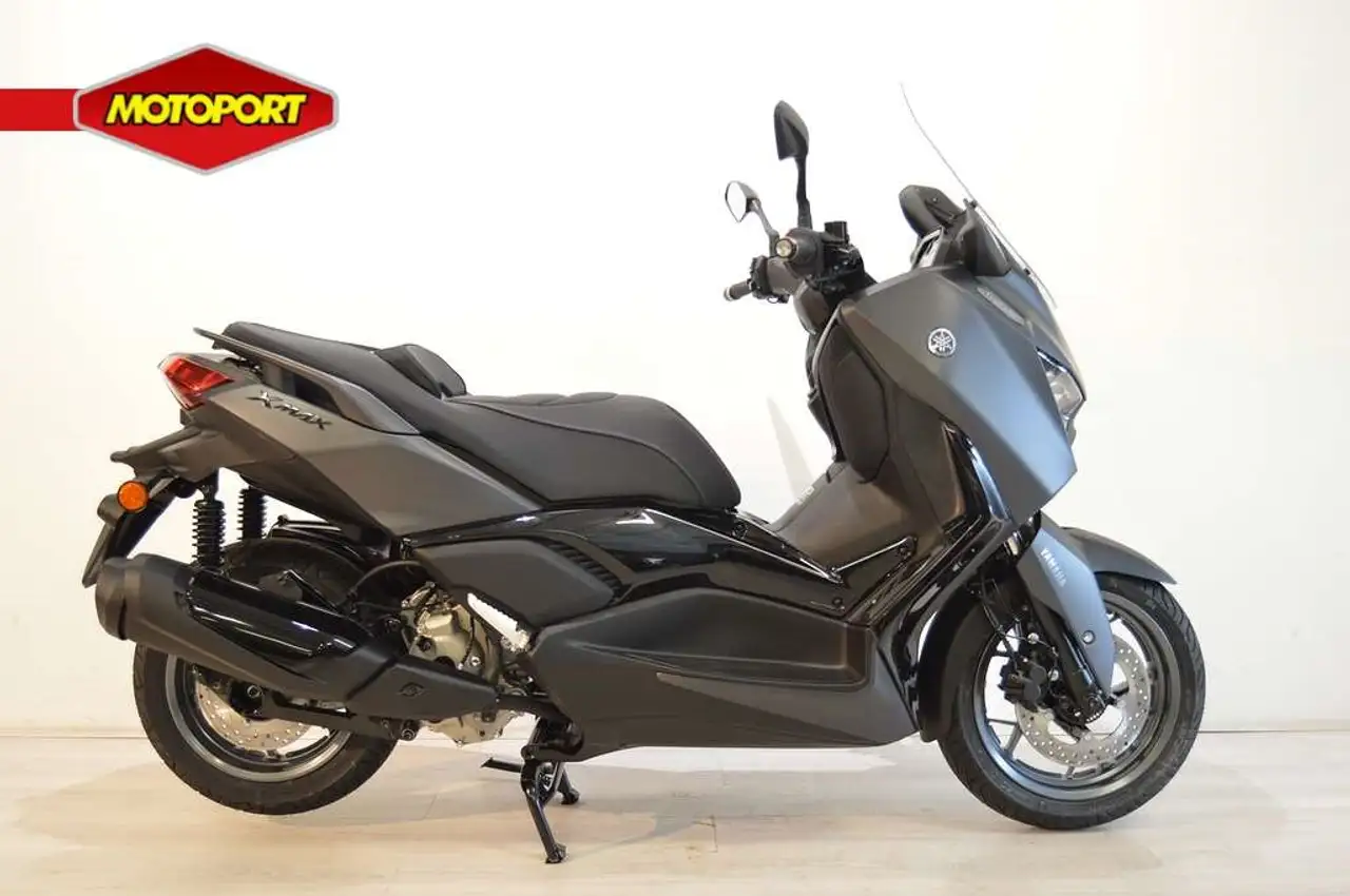Yamaha X-Max 300