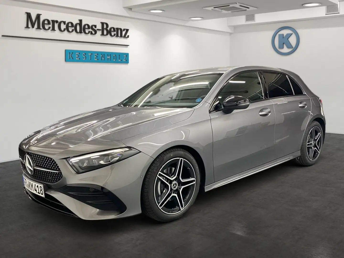 Mercedes-Benz A 200 AMG+NIGHT+KEYLESS+MULTIBEAM+PARK+DISTR Grau - 2