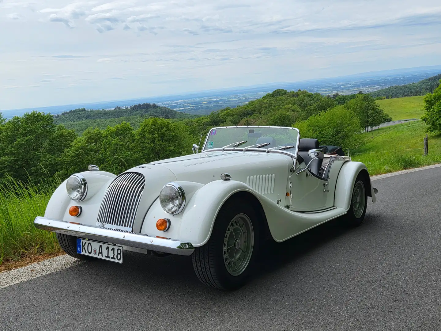 Morgan Plus 8 Classic Data Note 2, WGA 45000.- umfangreich überarbeitet Weiß - 1