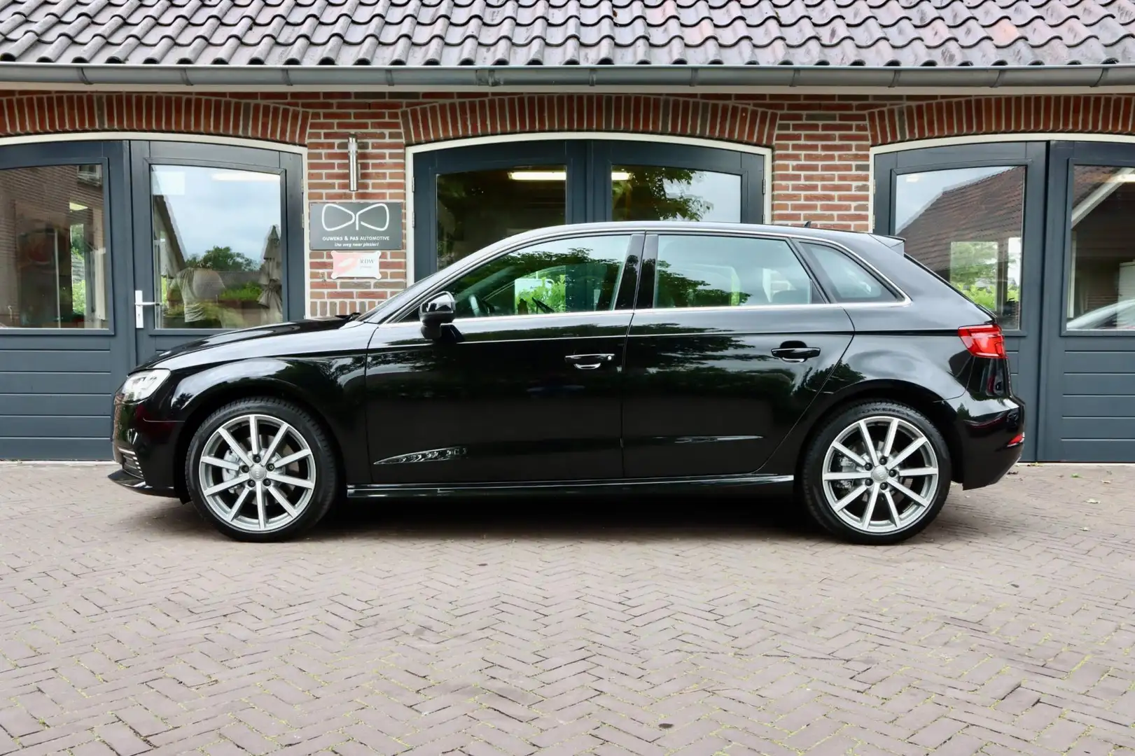 Audi A3 Sportback 40 e-tron Advance Sport | 2X S-LINE | AC Zwart - 2