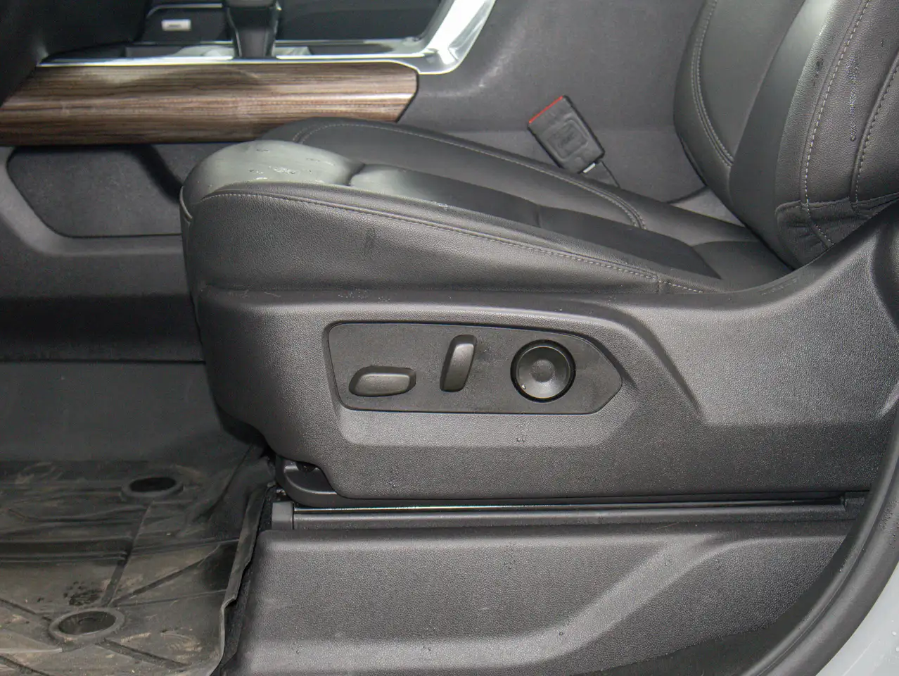 Chevrolet Silverado 1500 снимка Chevrolet Silverado 1500