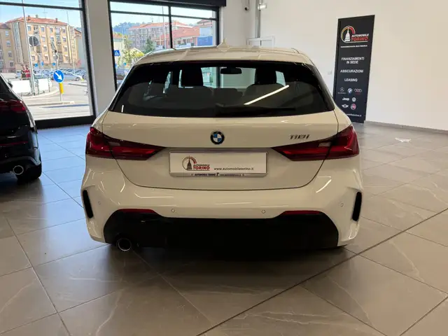 BMW 1 Series view 6