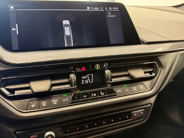 BMW 1 Series view 15