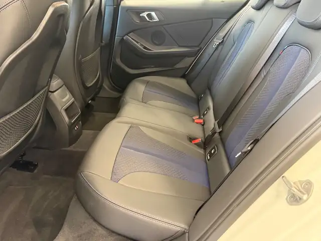 BMW 1 Series view 9