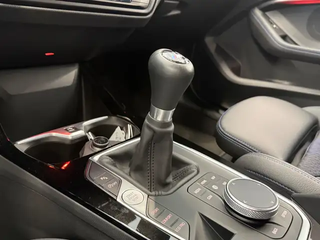 BMW 1 Series view 14