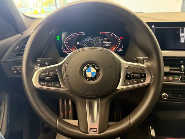 BMW 1 Series view 16