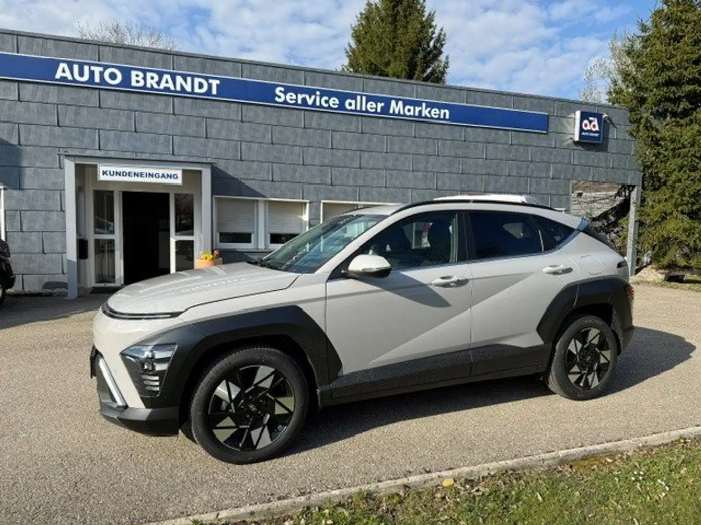 Hyundai KONA Kona 1,6 T-GDi 2WD Go Plus DCT Aut.Hybrid Grau - 1