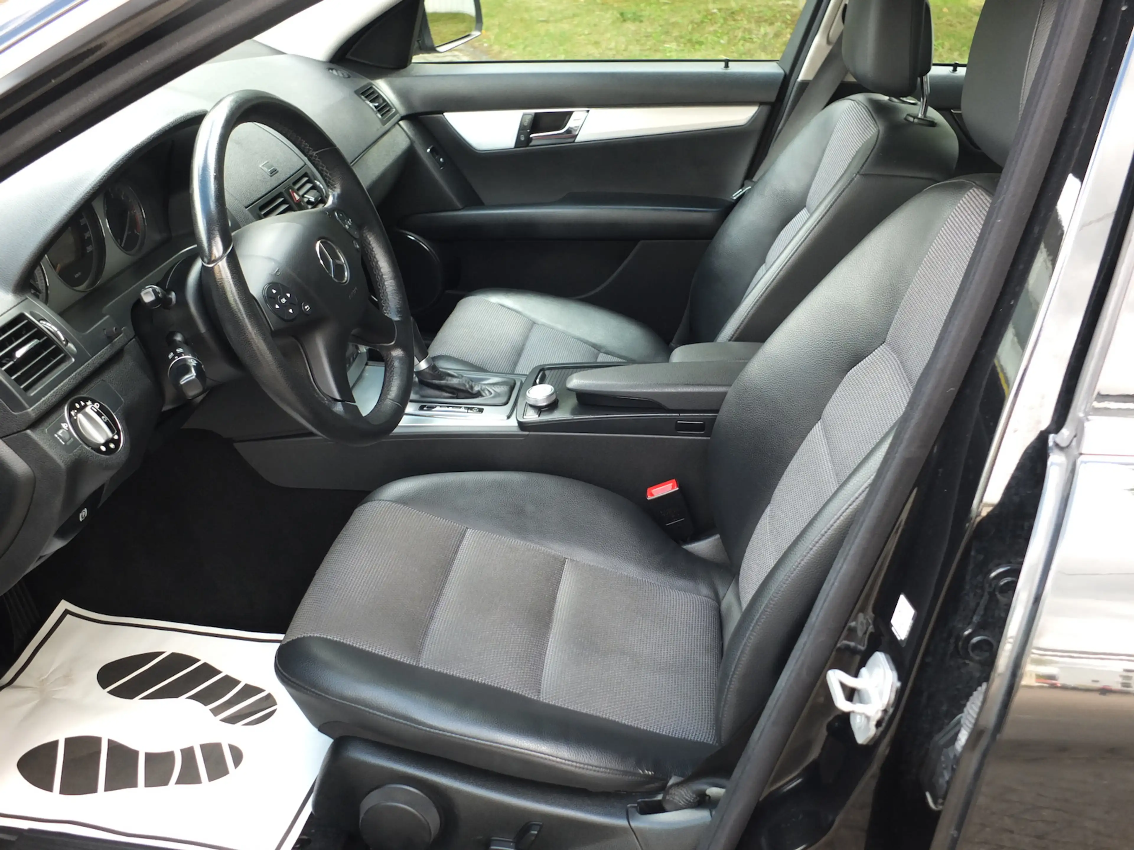 Mercedes-Benz C 220 CDi AVANTGARDE AUTOMATIC STANDHEIZUNG — photo 6