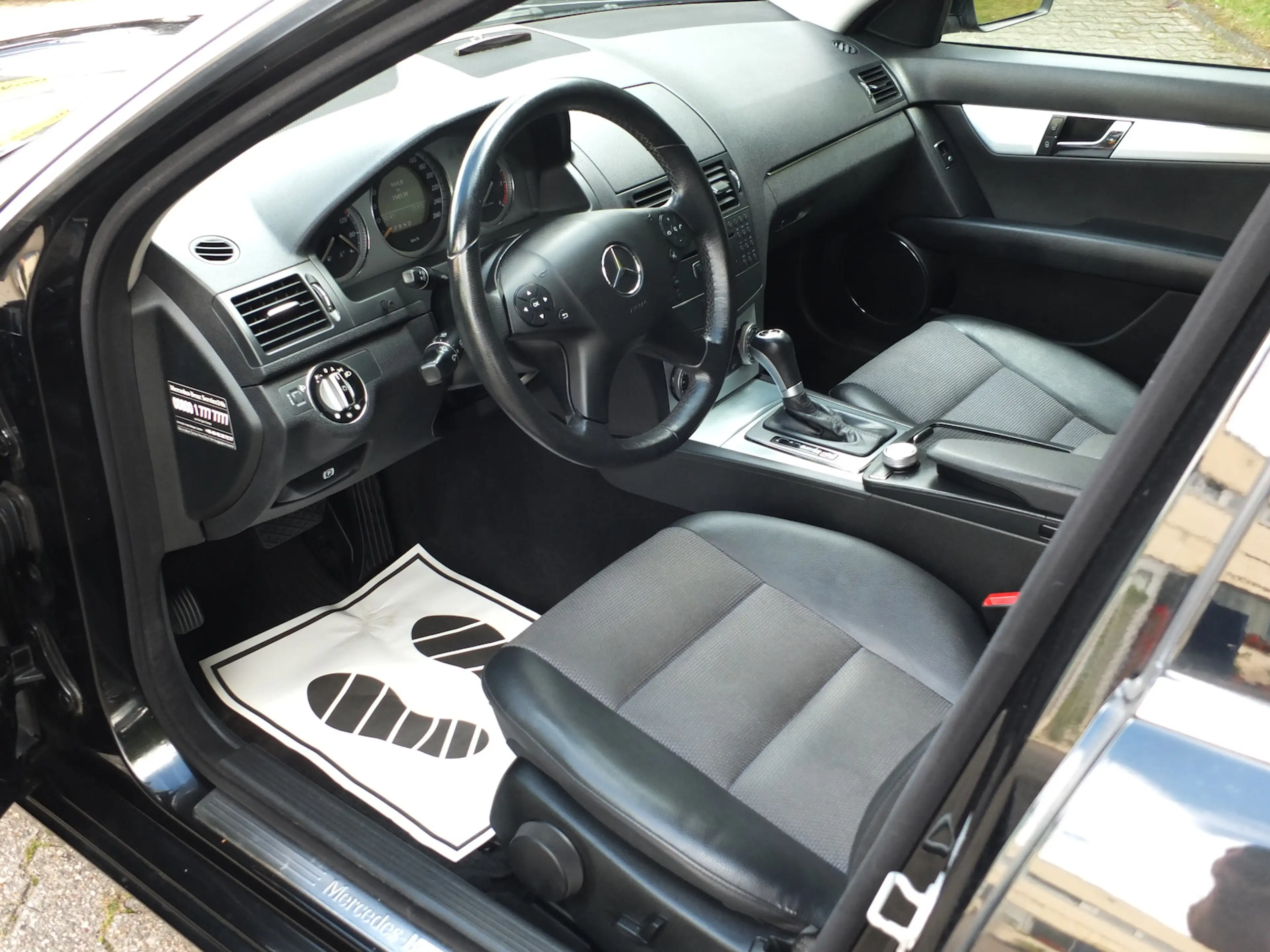 Mercedes-Benz C 220 CDi AVANTGARDE AUTOMATIC STANDHEIZUNG — photo 5