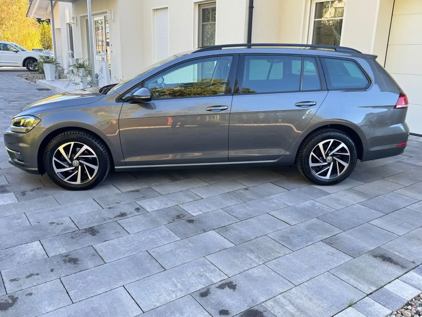 Volkswagen Golf VII 1.6 TDI Variant , Navi , SHZ , ACC Grau - 2