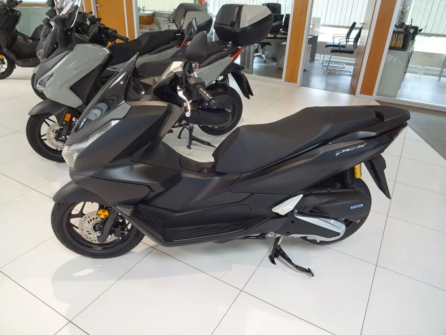 Honda PCX 125 Schwarz - 1