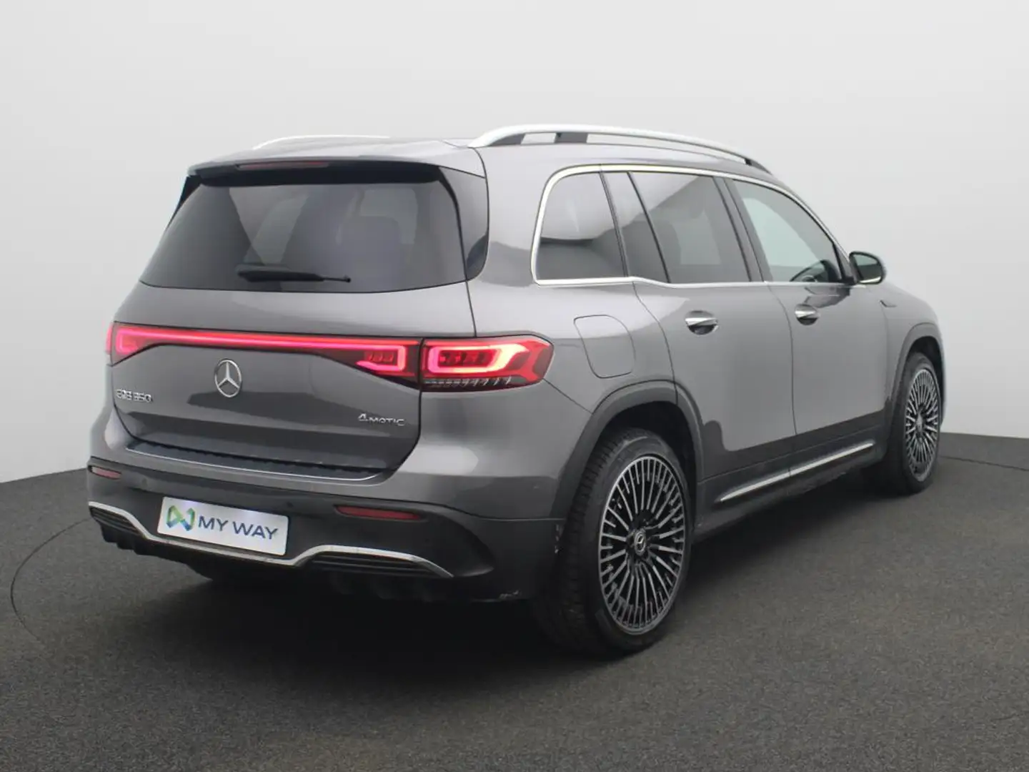 Mercedes-Benz EQB 350 AMG-Line 66.5 kWh EQB 350 292 PK 4-Matic / 7PL. /  Grijs - 2
