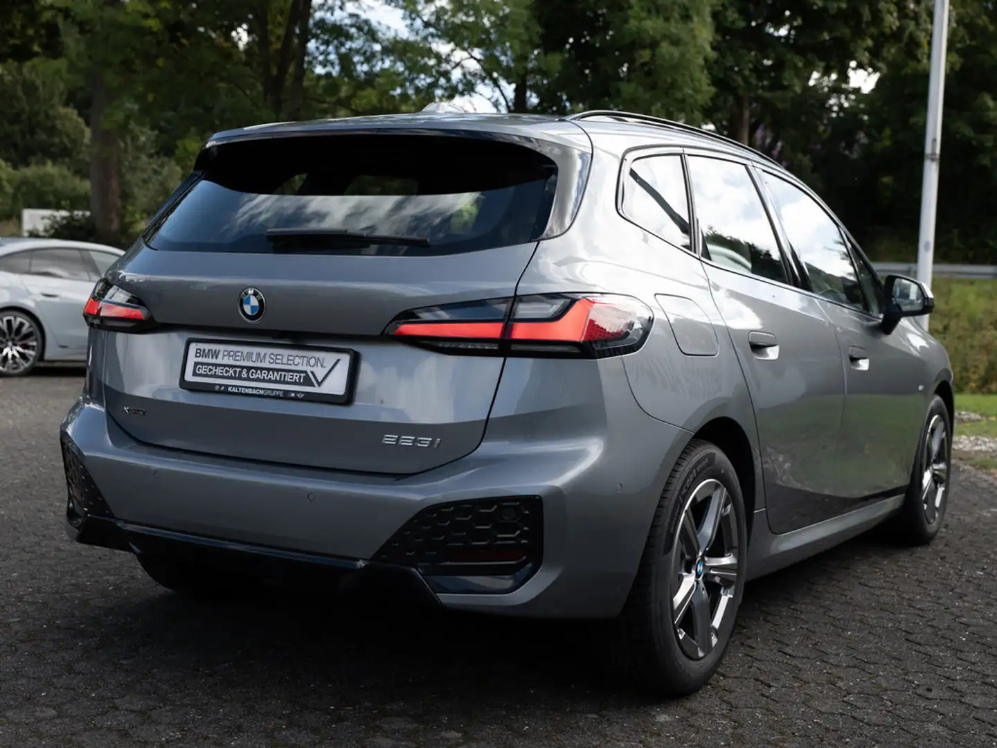 BMW 223 Active Tourer xDrive M-Sport AHK PANO LED Gris - 2