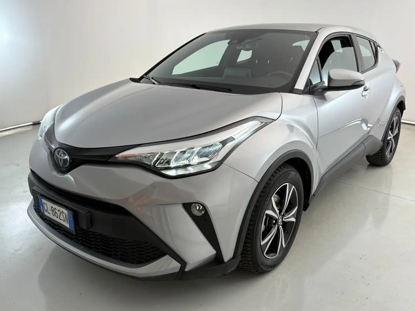 Toyota C-HR 1.8 Hybrid Business Серебристый - 1