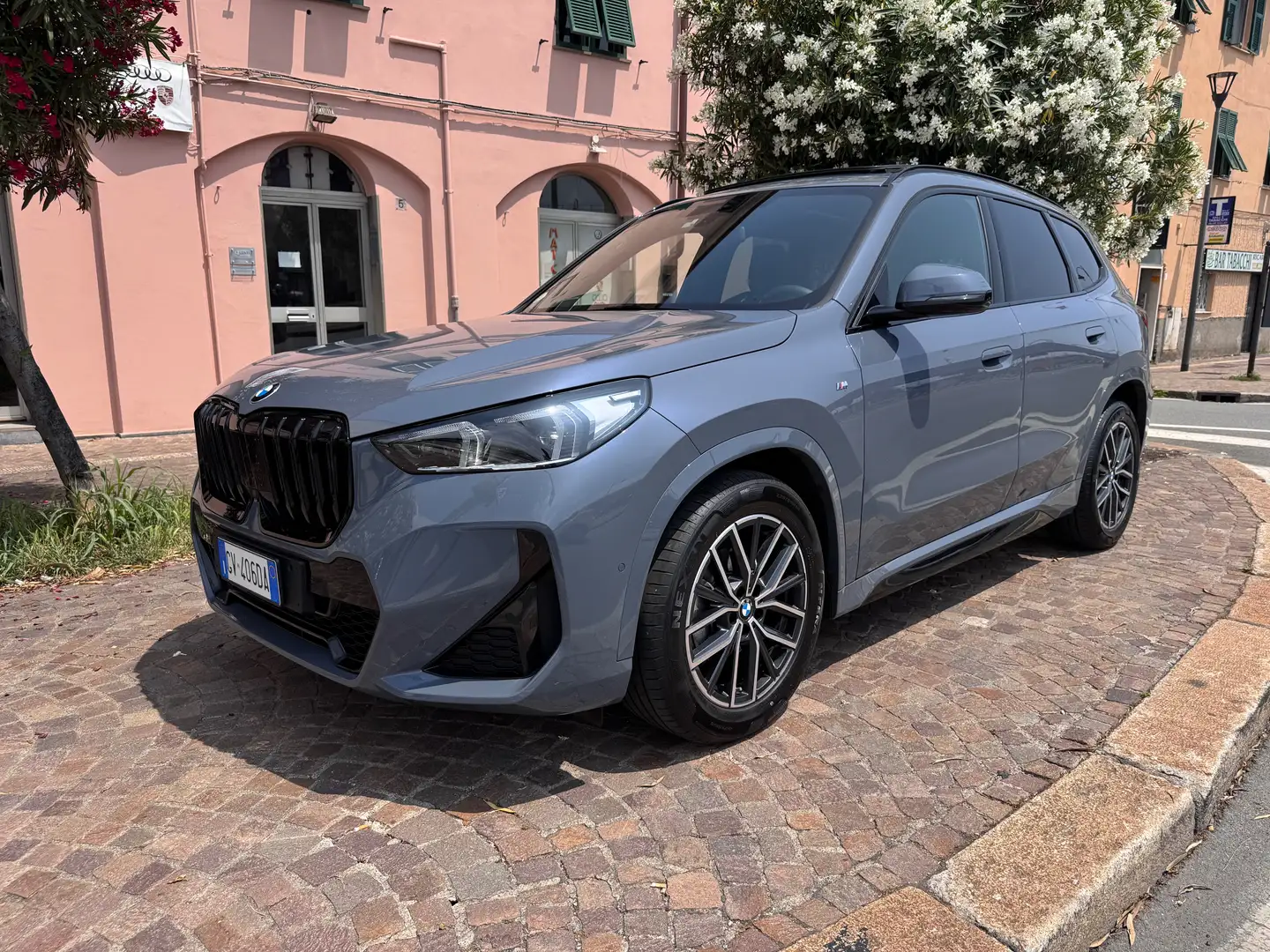 BMW X1 X1 XDRIVE 20d mhev 48V M Sport auto Tetto pan. Grau - 1