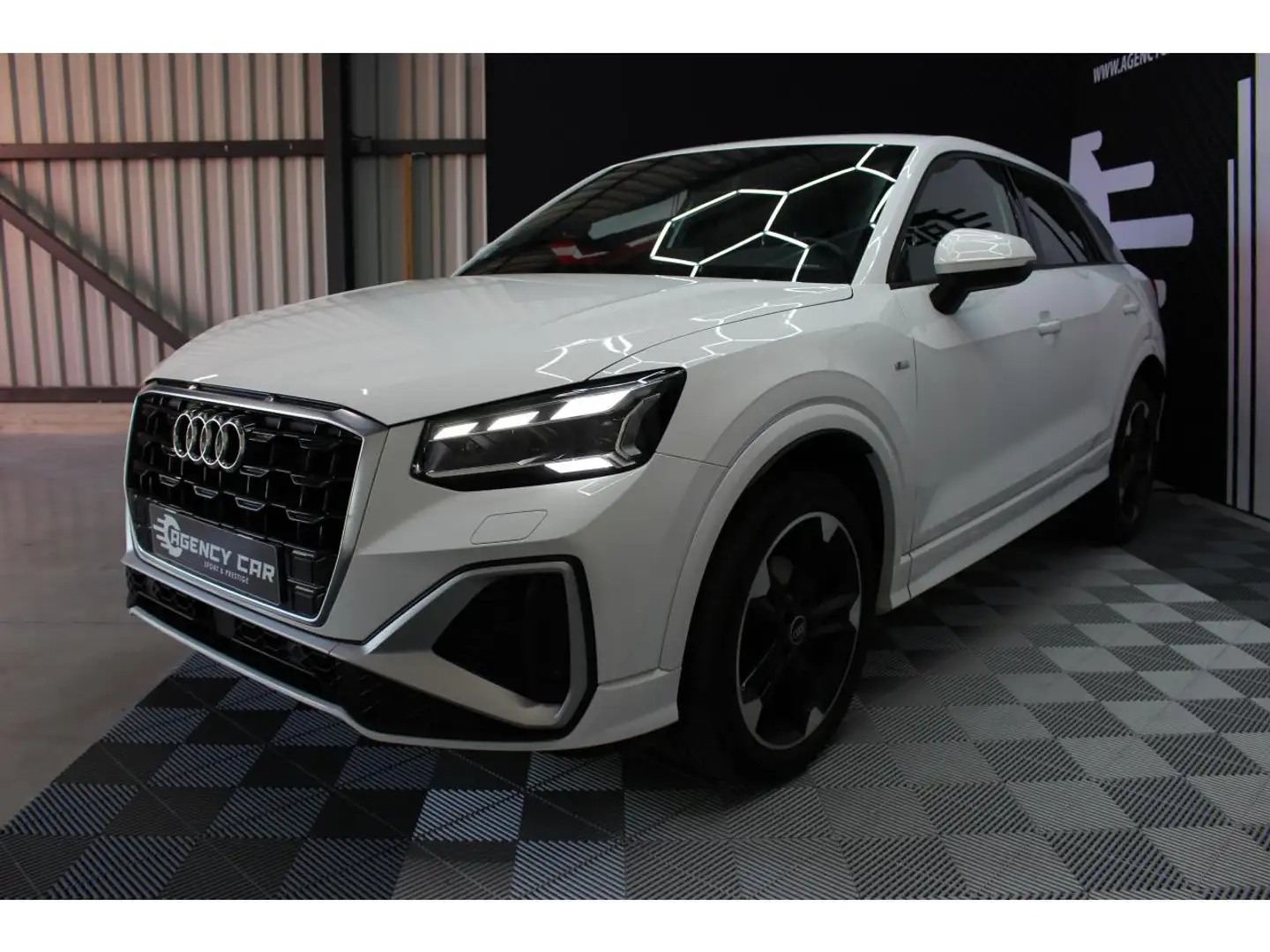 Audi Q2 1.5 35 TFSI - 150 cv S line Plus Weiß - 2