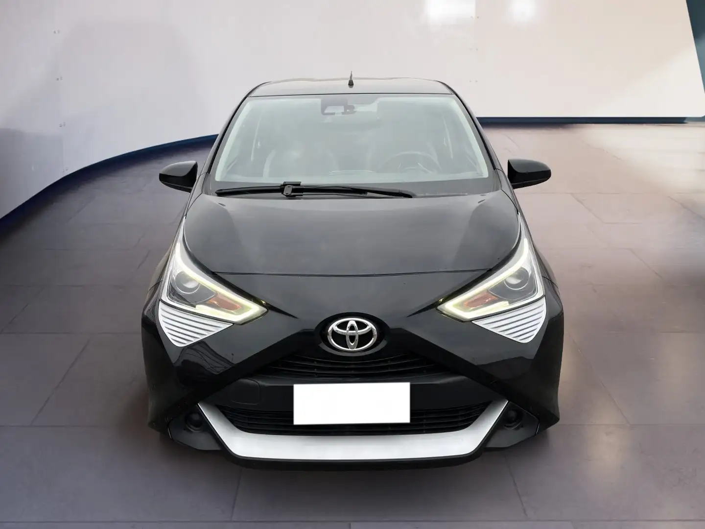 Toyota Aygo II 2018 5p 5p 1.0 x-fun 72cv Nero - 1