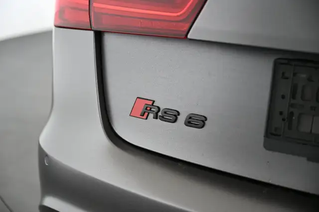 Audi RS6 view 13
