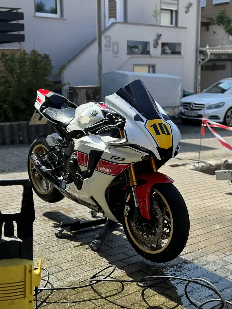 Yamaha YZF-R1 60th Anniversary - 1