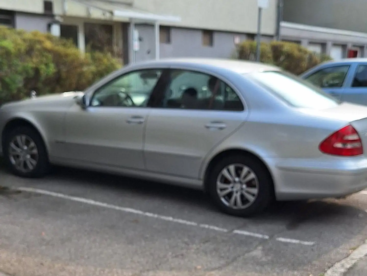 Mercedes-Benz E 220 E 220 Classic CDI Sequentronic Classic Silber - 2