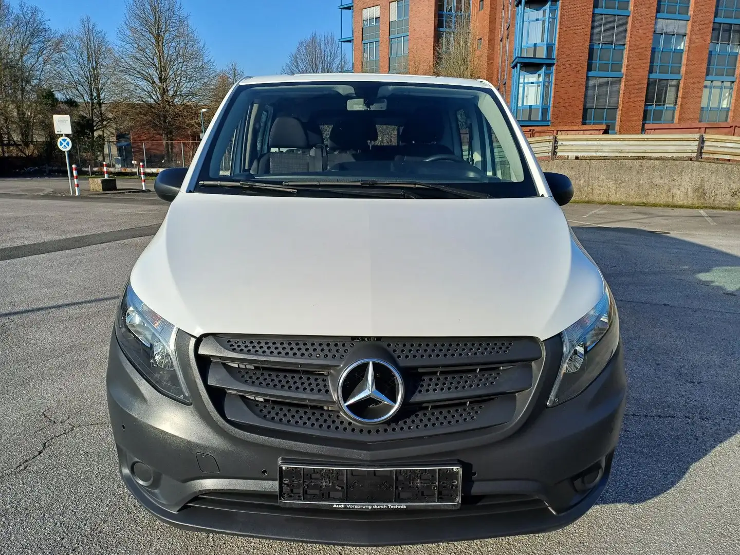 Mercedes-Benz Vito Mixto 111 CDI FWD extralang/6-Sitzer/Regale Weiß - 2