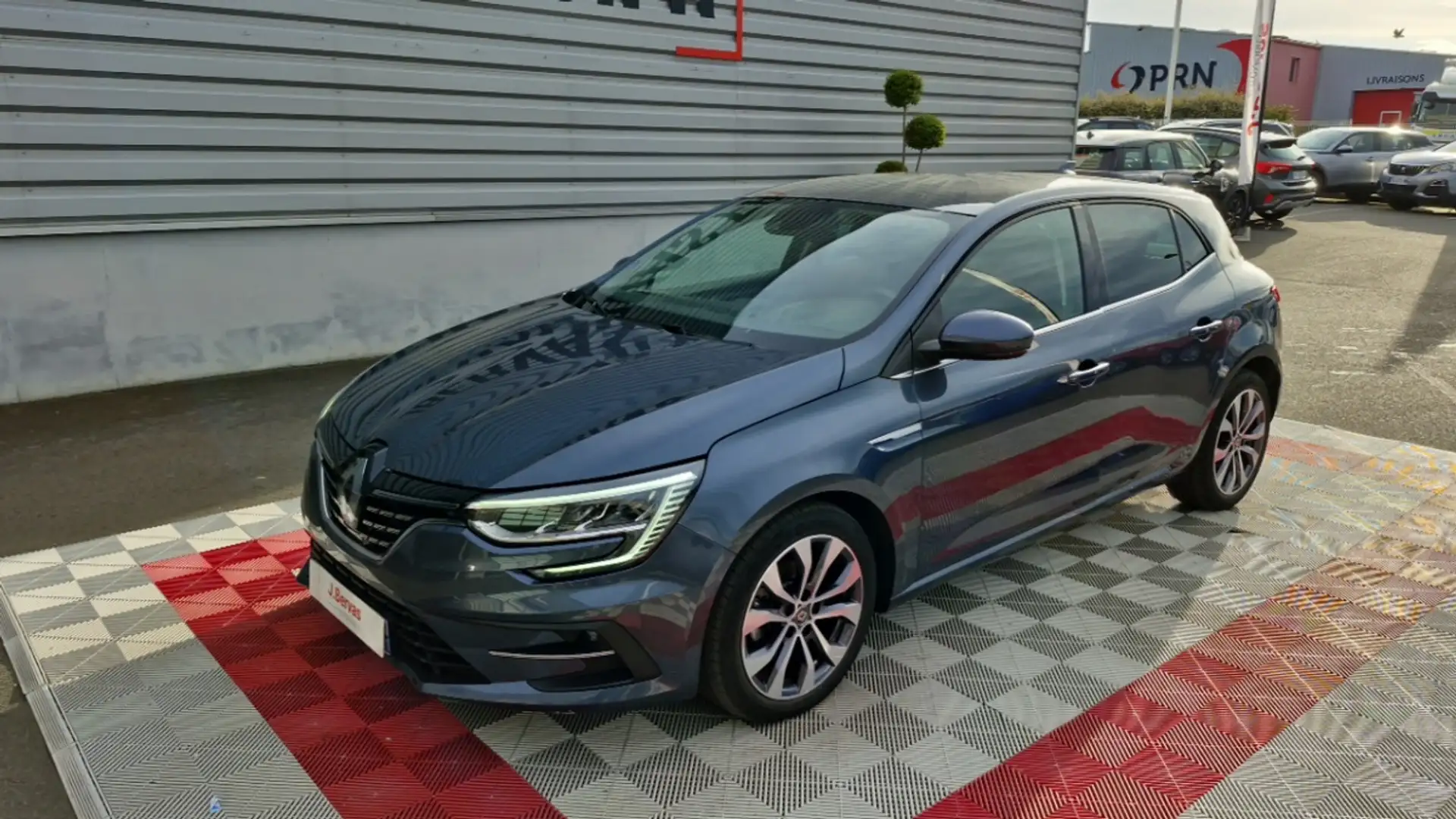 Renault Megane IV Berline TCE 140 EDC TECHNO - 2