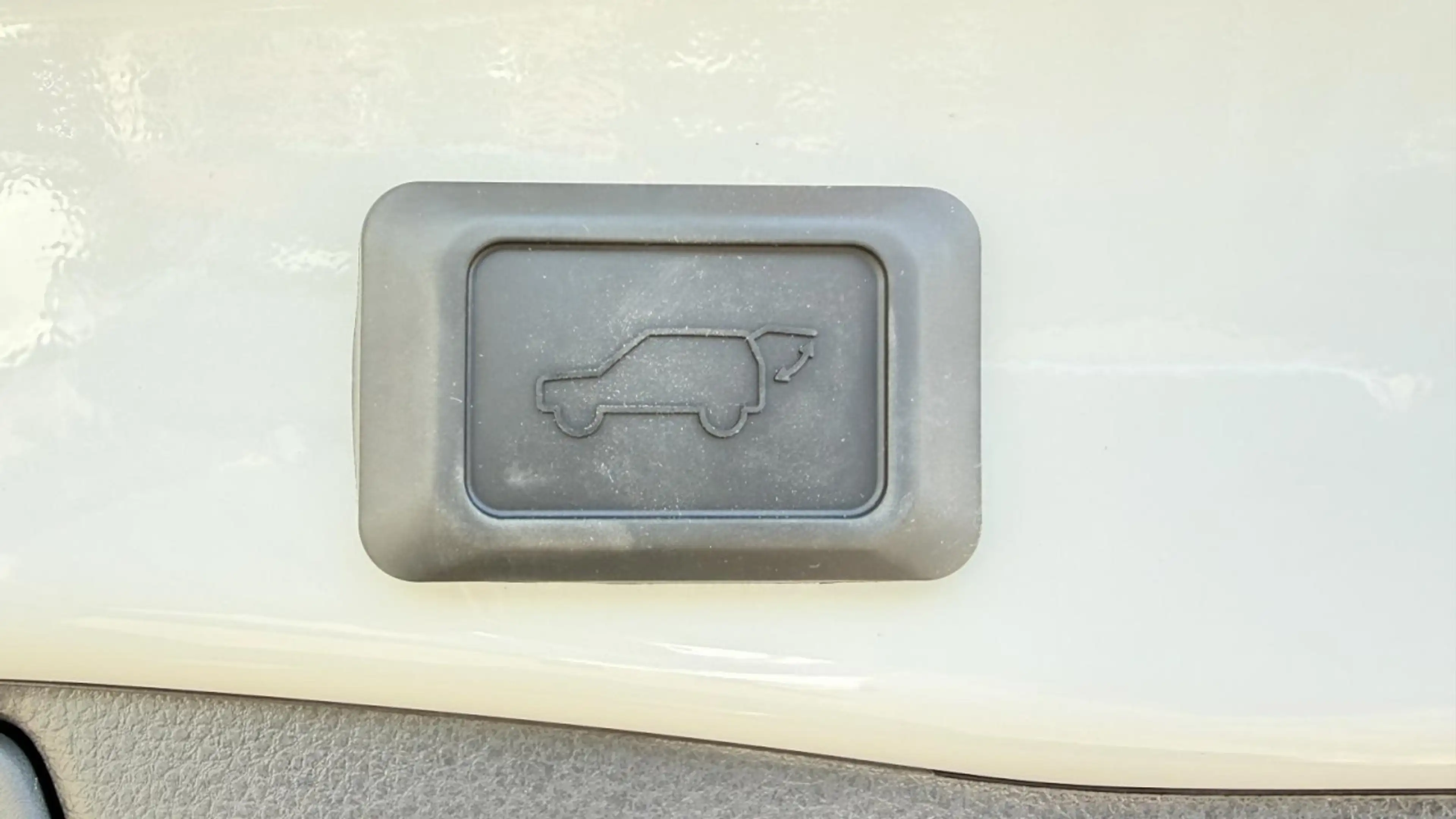 Suzuki Across : Hybridpower. Raum. Raffinesse. Effizienz Klima — photo 7