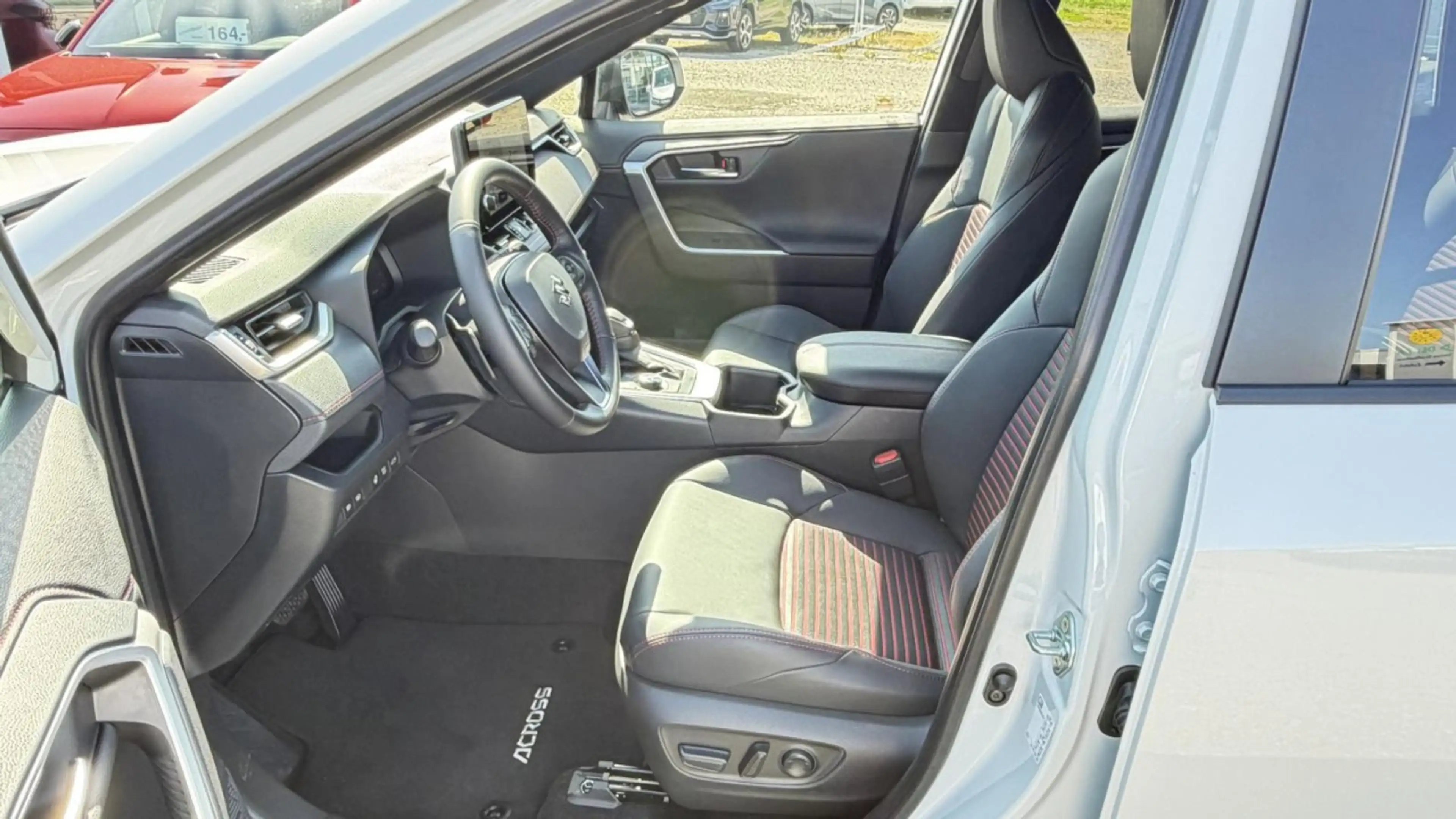 Suzuki Across : Hybridpower. Raum. Raffinesse. Effizienz Klima — photo 12