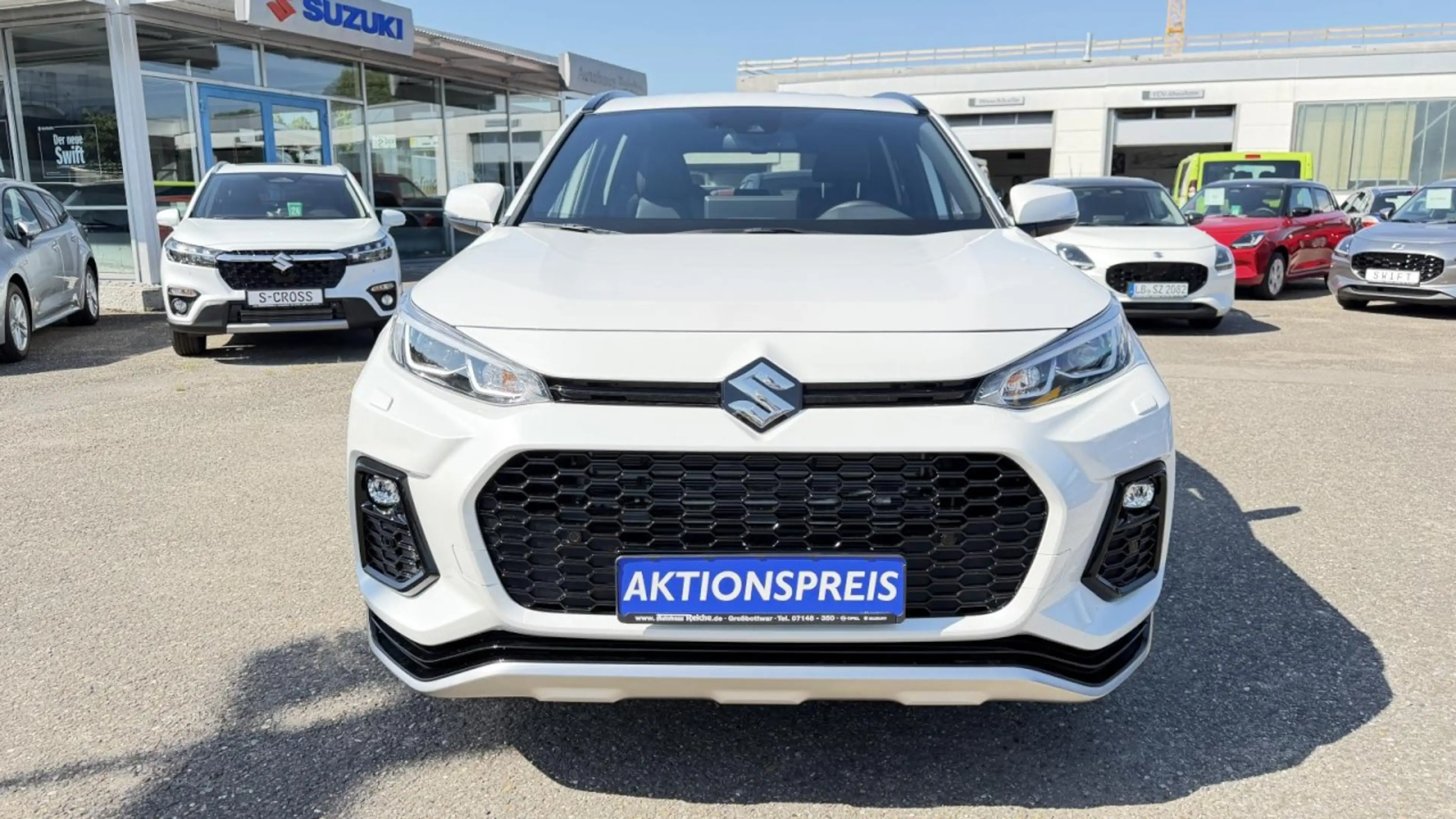 Suzuki Across : Hybridpower. Raum. Raffinesse. Effizienz Klima — photo 11