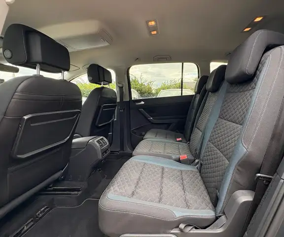 Volkswagen Touran view 11