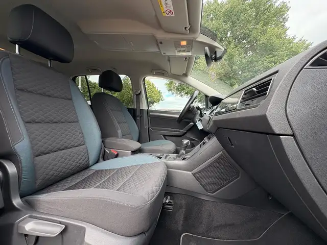 Volkswagen Touran view 10