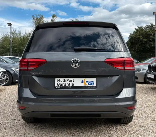 Volkswagen Touran view 5