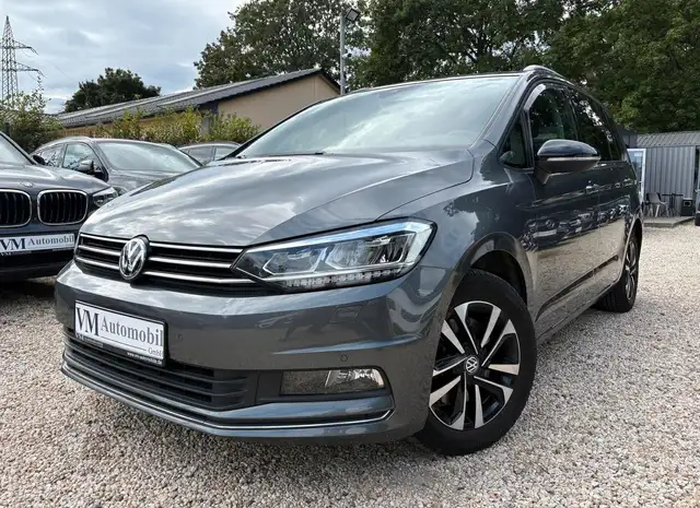 Volkswagen Touran main image
