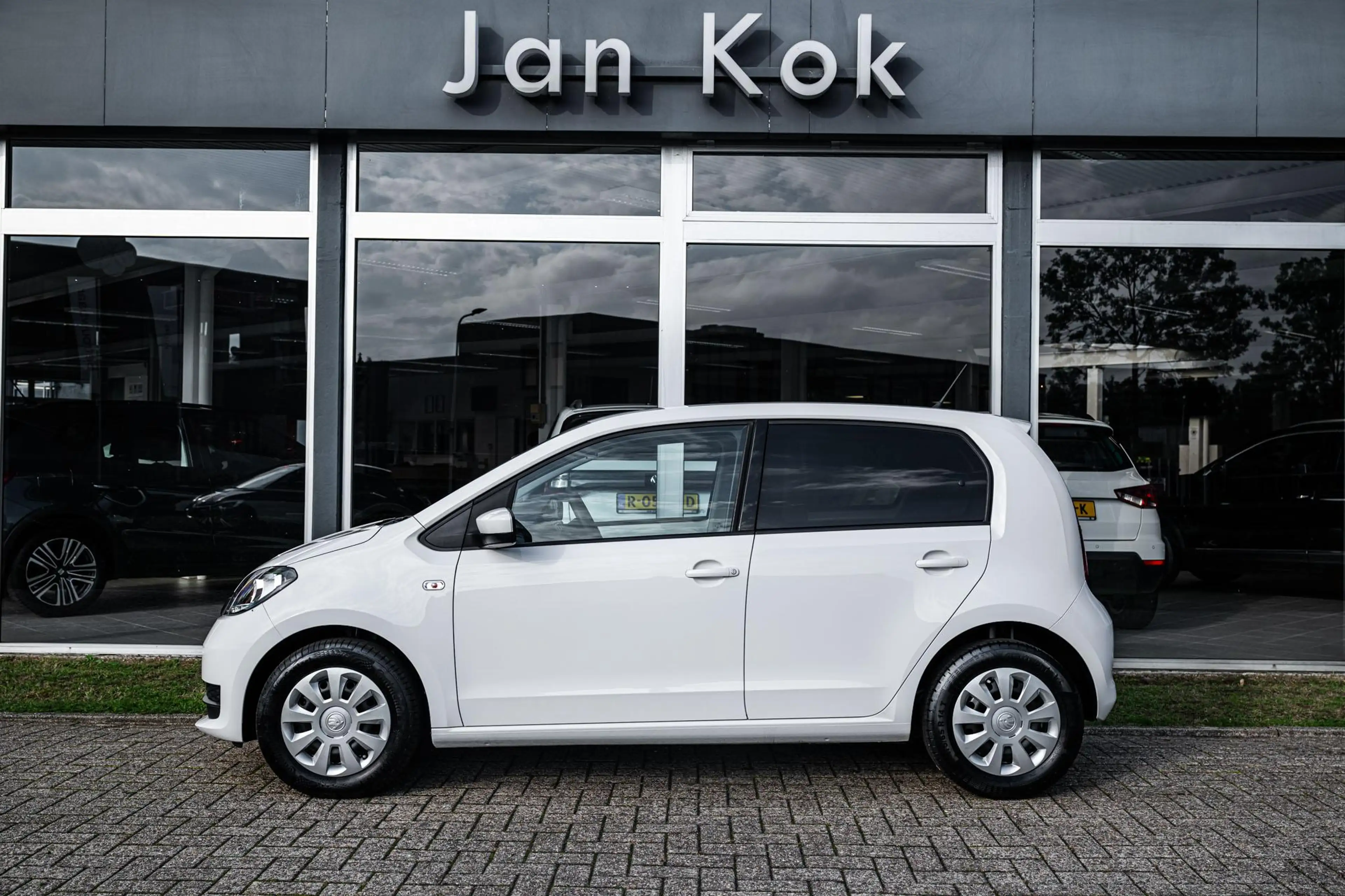 Skoda Citigo 1.0 MPI Greentech Ambition Plus | Cruise control | — photo 2