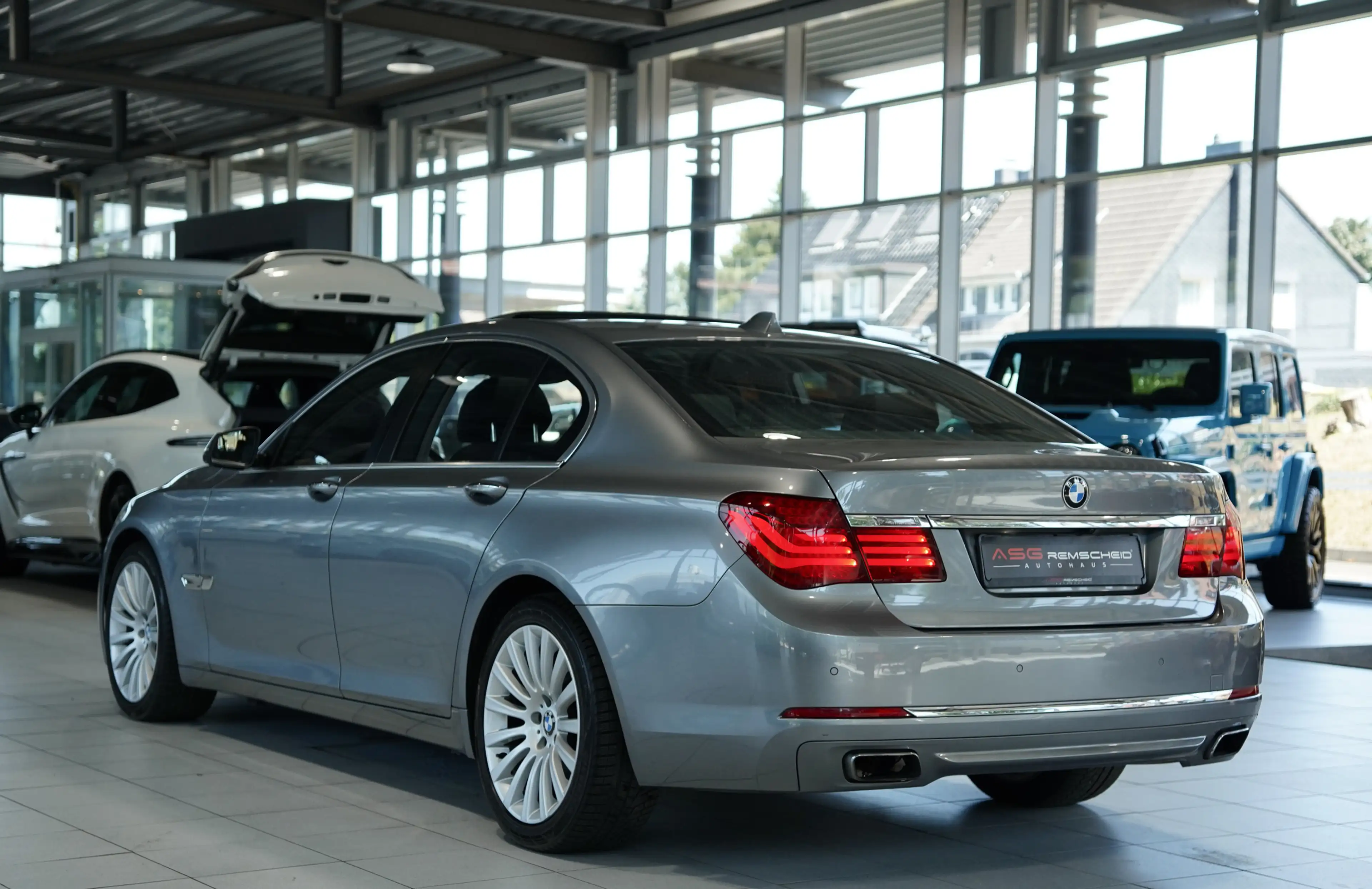 BMW 750 i xDrive *19 *360° *Sitzklima*H-UP*Memory — photo 9