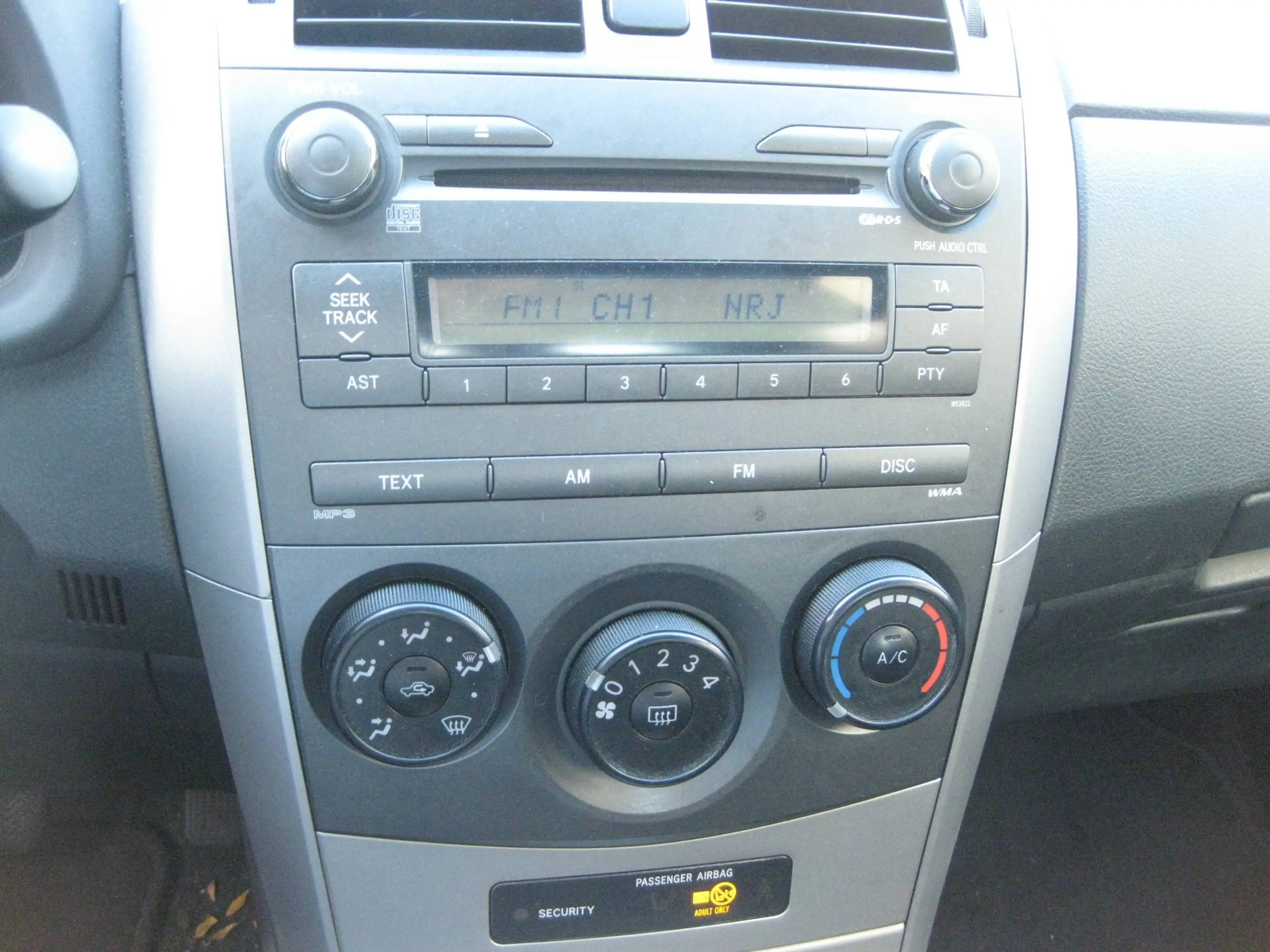 Toyota Corolla 1.6i essence Automatique 123.000 km ct ok Garantie — photo 14
