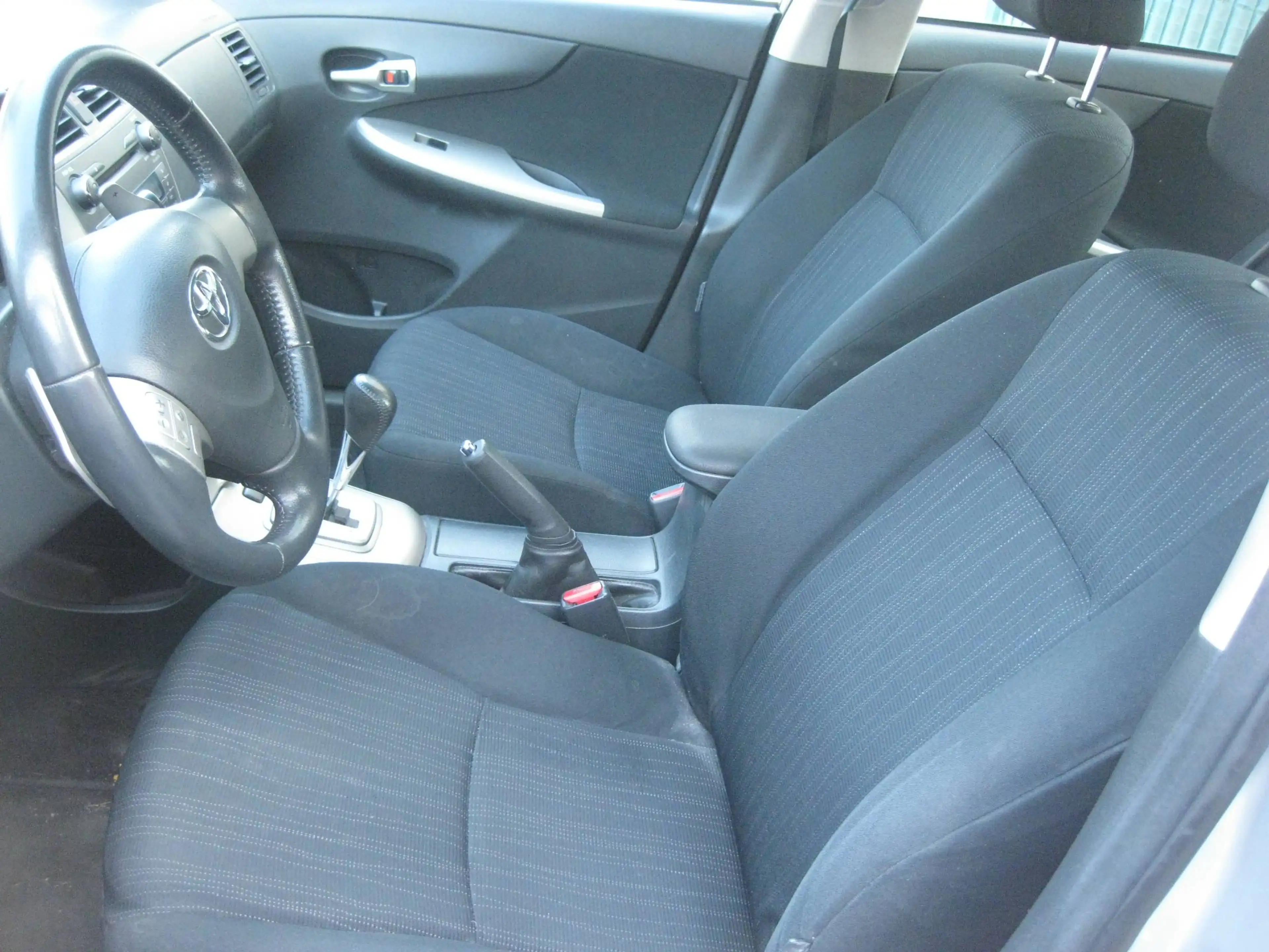 Toyota Corolla 1.6i essence Automatique 123.000 km ct ok Garantie — photo 8