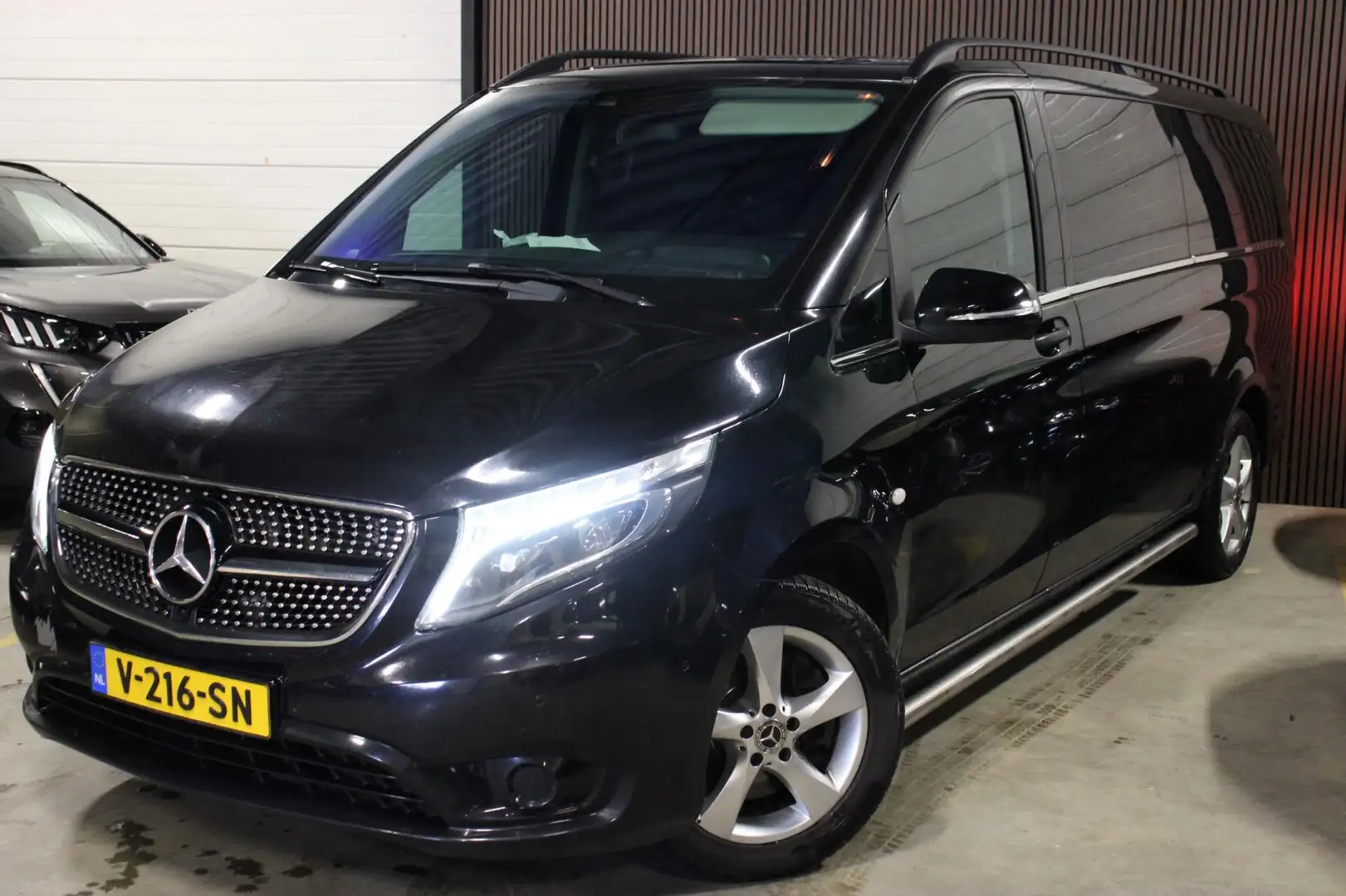 Mercedes-Benz Vito 119 CDI Extra Lang DC Leder Standk. Stoelver. Lane Zwart - 1