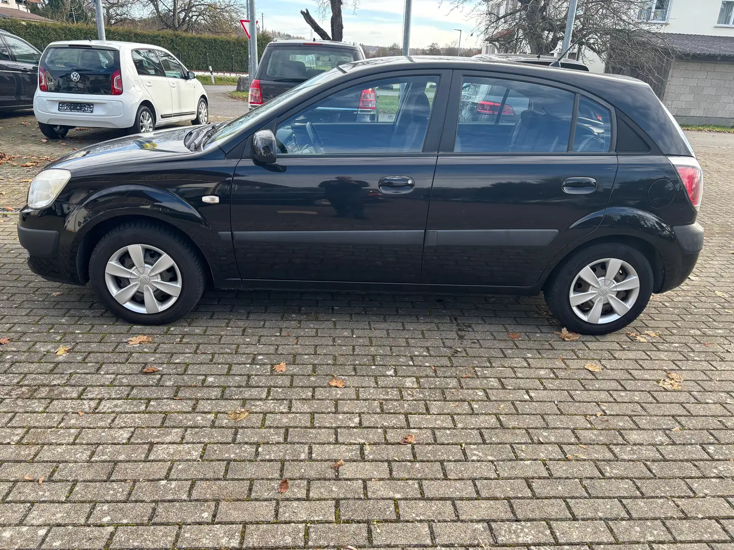 Kia Rio 1.4 EX Basis Schwarz - 2