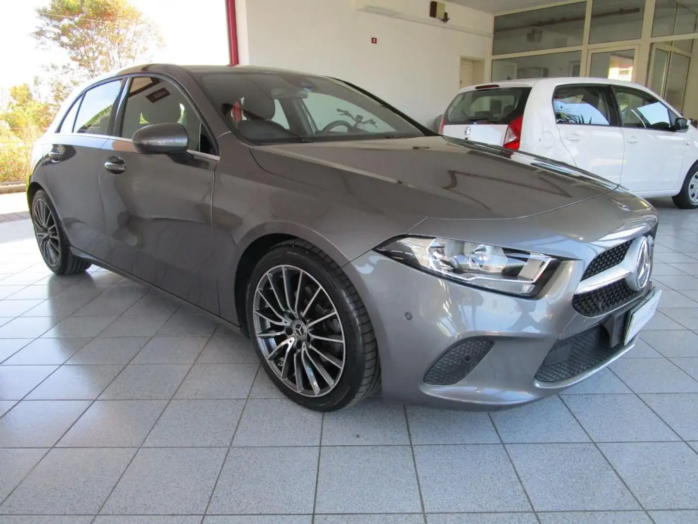 Mercedes-Benz A 180 Automatic Premium Grigio - 2