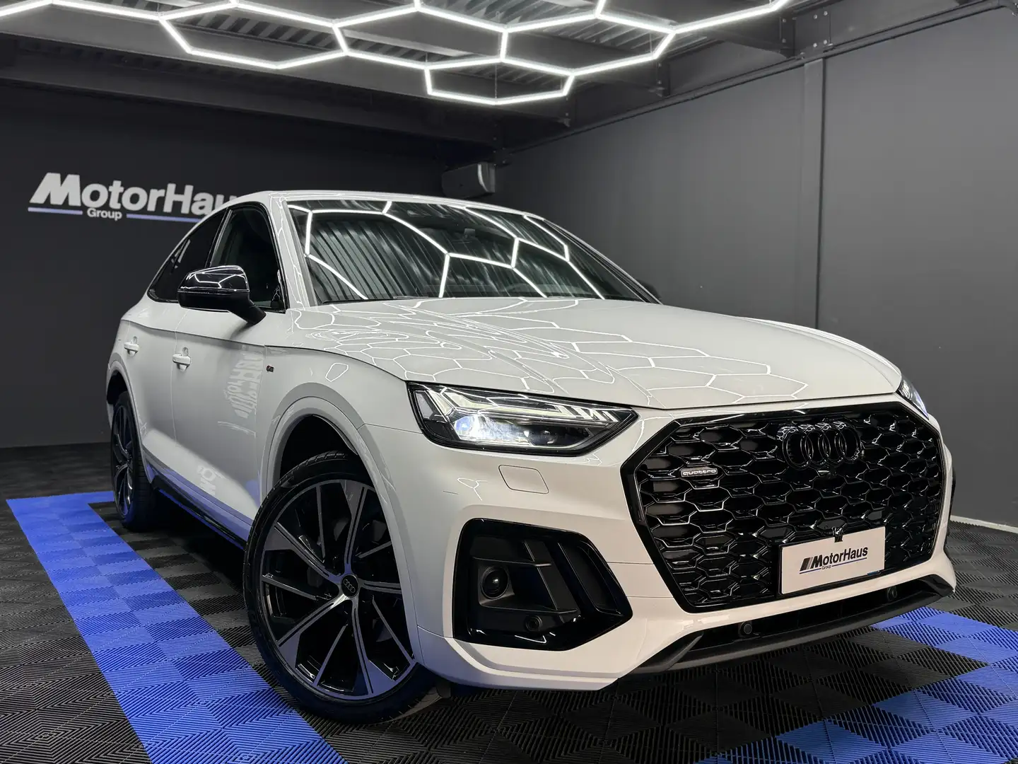 Audi Q5 Sportback 40 2.0 tdi S-Line quattro Bianco - 1