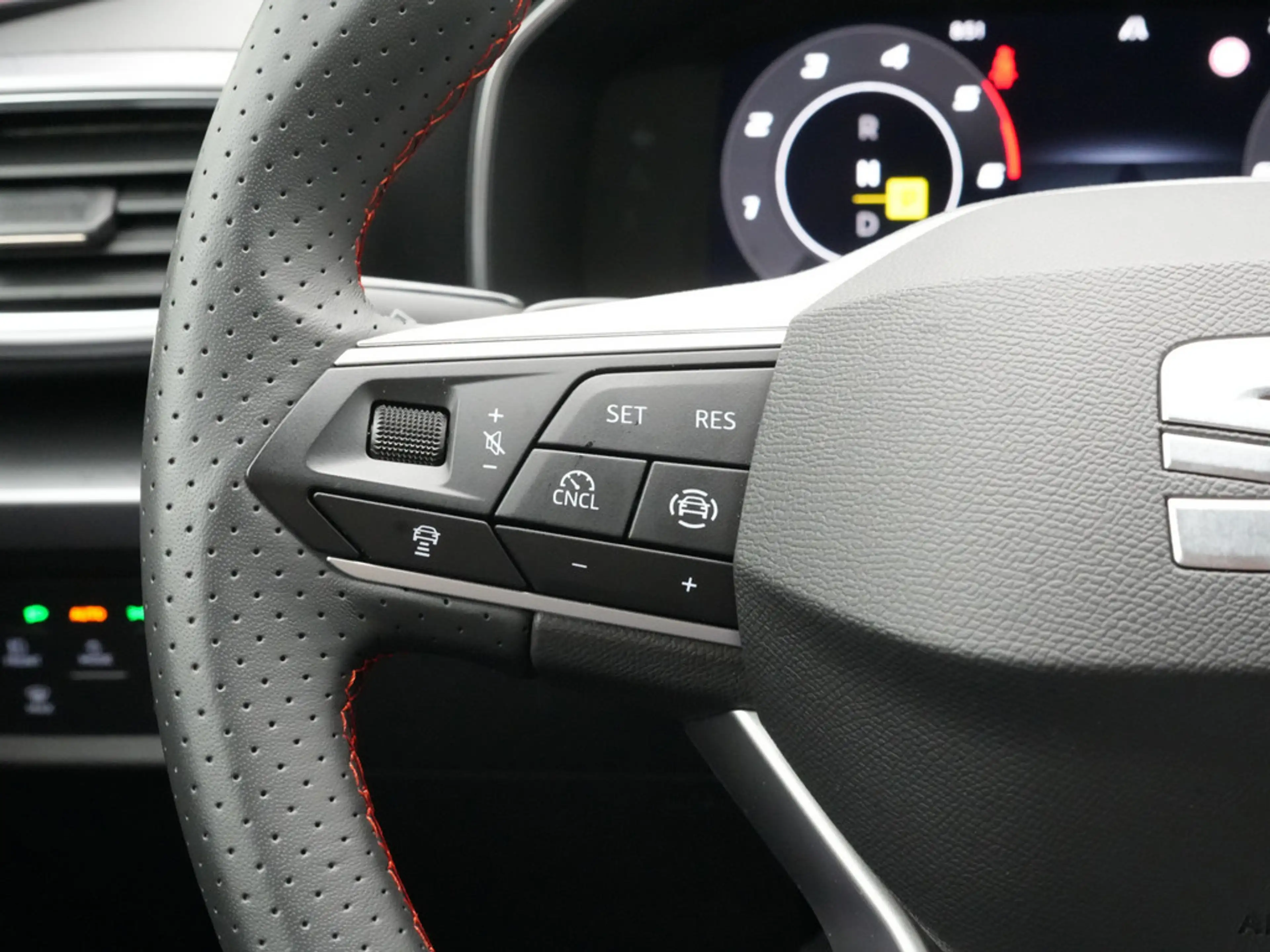 SEAT Leon ST FR DSG CARPLAY LED KEYLESS PDC AHK ACC — photo 8