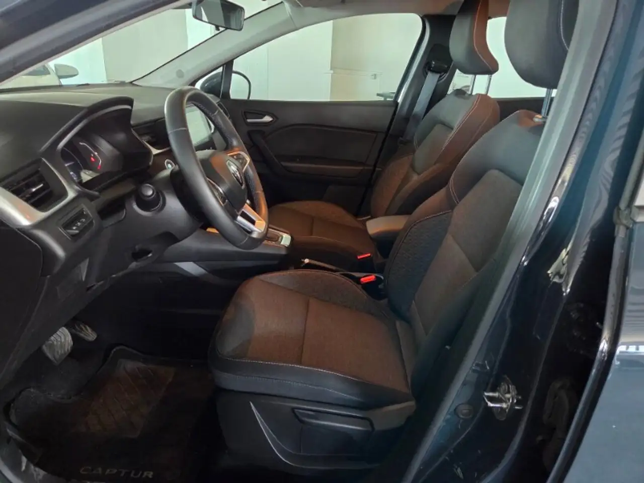 Renault Captur Full Hybrid E-Tech 145 Zen 8