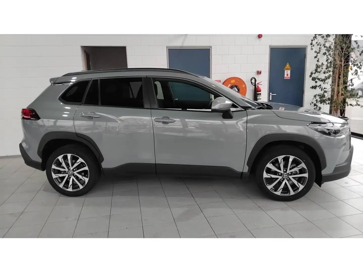 Toyota Corolla Cross 1.8 Style | Manhattan Grey | Apple/Android | Stoel Grijs - 2