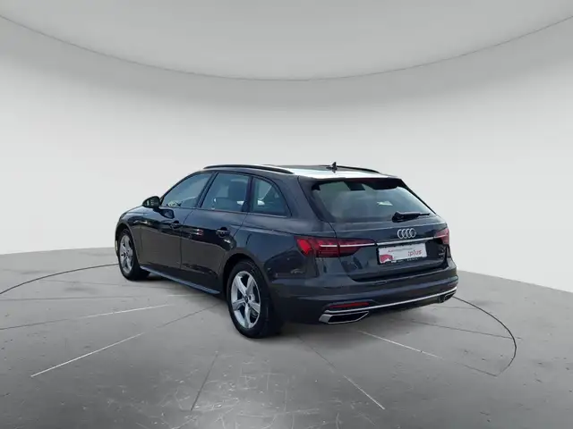 Audi A4 view 3