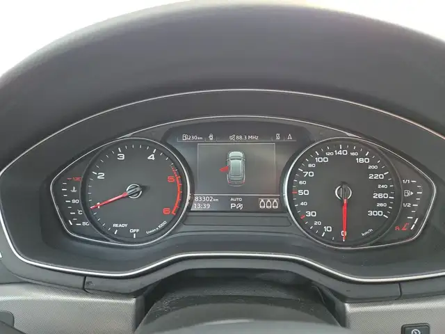 Audi A4 view 9