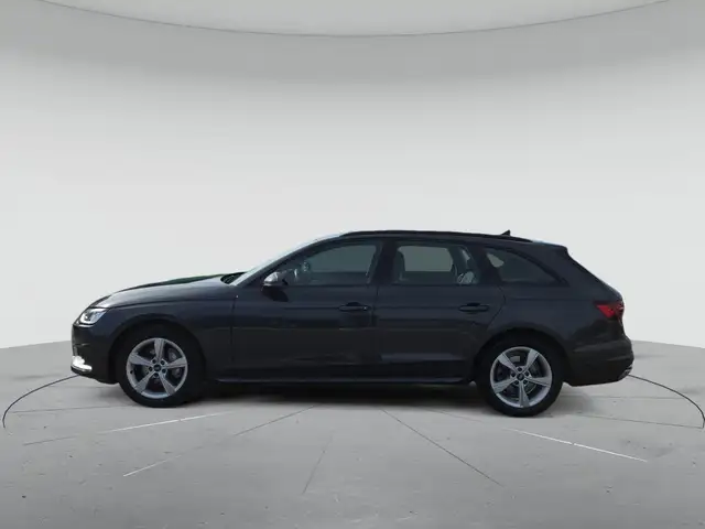 Audi A4 view 6
